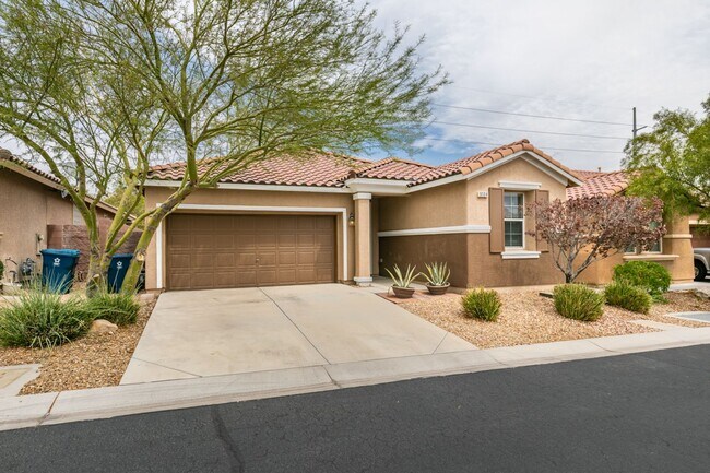 9104 W Ashiwi Ave in Las Vegas, NV - Building Photo - Building Photo