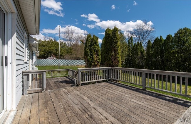 property at 6 Kraft Dr