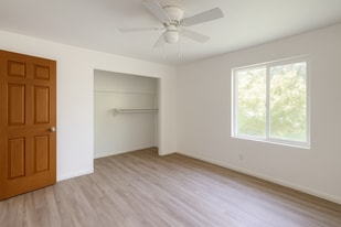 8240 S Marion View Cir, Unit 3 - Upstairs North Bedroom in Sandy, UT - Building Photo