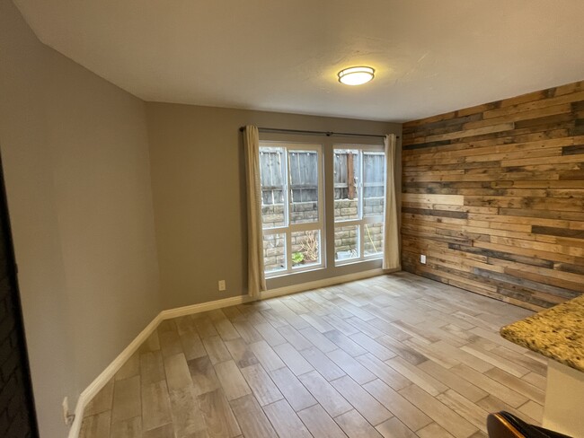 2827 Unicornio St in Carlsbad, CA - Building Photo - Building Photo