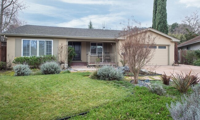 property at 7998 Stonehurst Ct