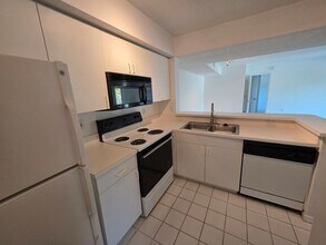 1640 S 42ND Cir in Vero Beach, FL - Building Photo - Building Photo