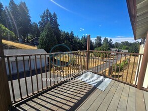 18601 4th St E in Lake Tapps, WA - Building Photo - Building Photo