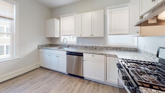 108 Boston St, Unit 3 in Boston, MA - Building Photo