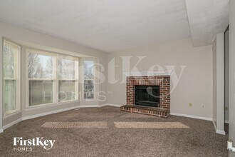 72 Gray Owl Garth Ct in St. Peters, MO - Foto de edificio - Building Photo