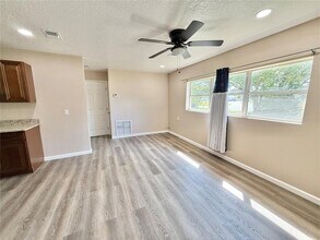 2005 W Orange Blvd in Kissimmee, FL - Building Photo - Building Photo