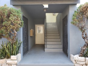 3919 Halldale Ave in Los Angeles, CA - Building Photo - Other