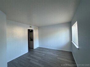 6639 S Victor Ave, Unit G101 in Tulsa, OK - Building Photo - Building Photo