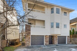 567 Winton Terrace NE in Atlanta, GA - Building Photo