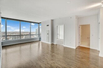 1901 S Calumet Ave, Unit 2612 in Chicago, IL - Building Photo - Building Photo