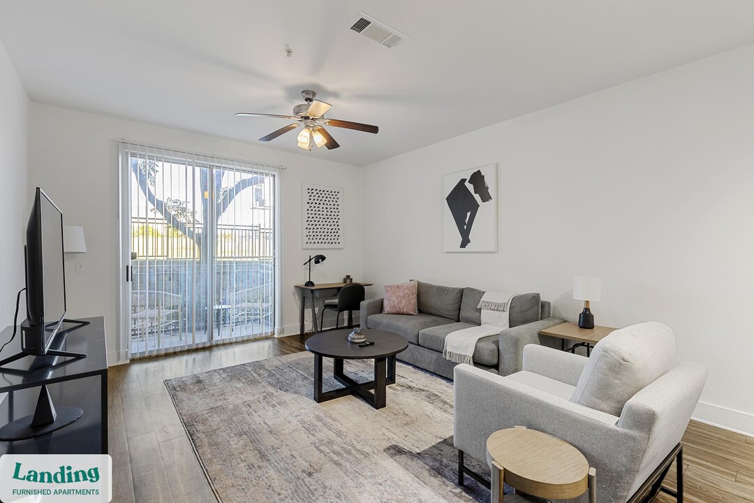 7373 Valley View Ln in Dallas, TX - Building Photo