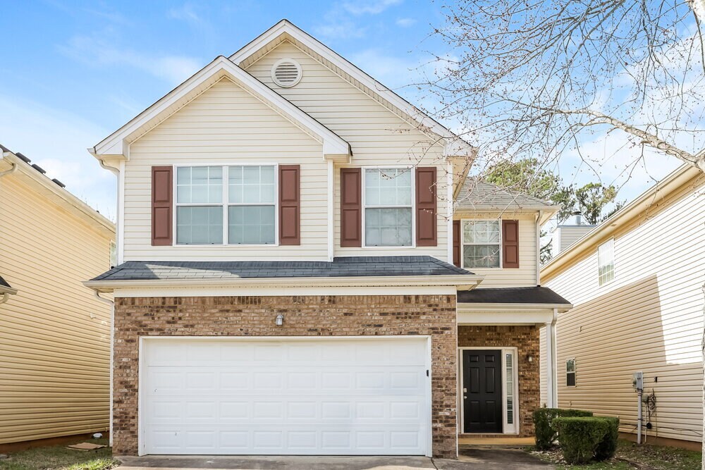 11147 Aliyah Dr in Hampton, GA - Foto de edificio