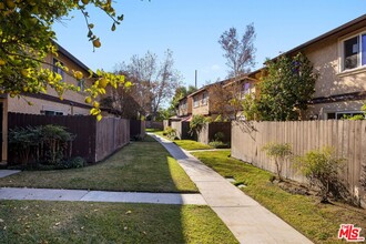 12316 Runnymede St in Los Angeles, CA - Building Photo - Building Photo