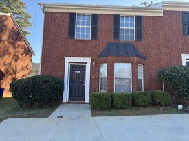 5663 Windfall Ln in Lithonia, GA - Building Photo