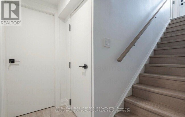 106 Woodpark Pl in Newmarket, ON - Building Photo - Building Photo