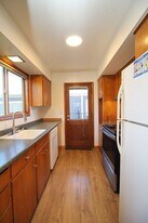 3200-3236 SW Marigold St, Unit 3208 in Portland, OR - Building Photo
