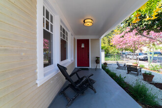 321 Heliotrope Dr in Los Angeles, CA - Building Photo - Building Photo