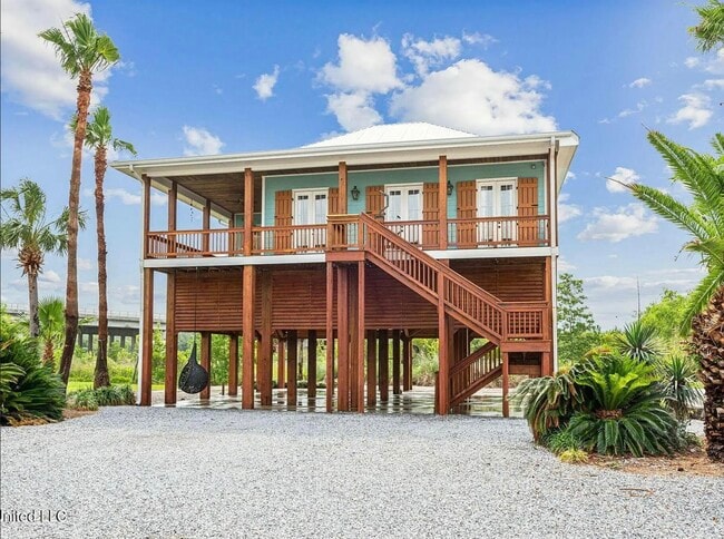 property at 218 Front St