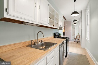 159 W Lanvale St in Baltimore, MD - Building Photo - Building Photo