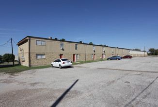 The Estates at Commerce in Commerce, TX - Building Photo - Building Photo