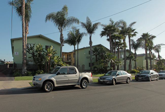 The Orient/Villa Capri in Gardena, CA - Building Photo - Building Photo