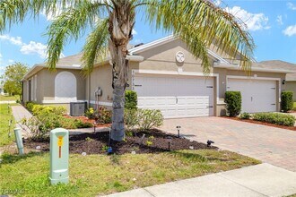 10733 Crossback Ln in Lehigh Acres, FL - Building Photo - Building Photo