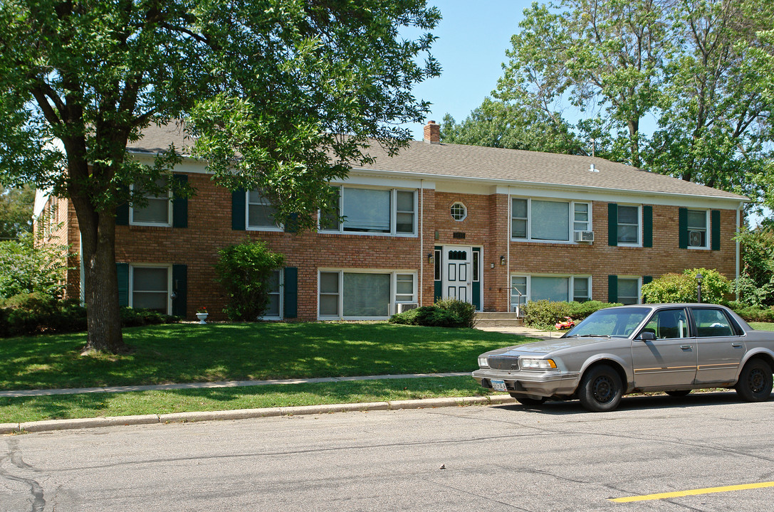 Colony Park in West St. Paul, MN - Building Photo