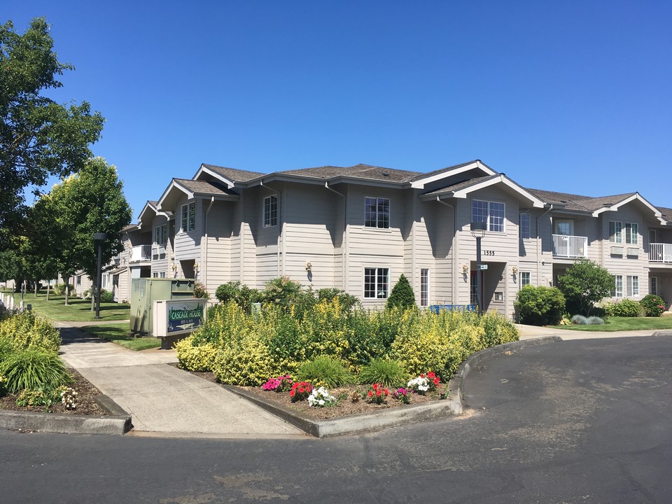 Cascade House at Hope Village in Canby, OR - Foto de edificio