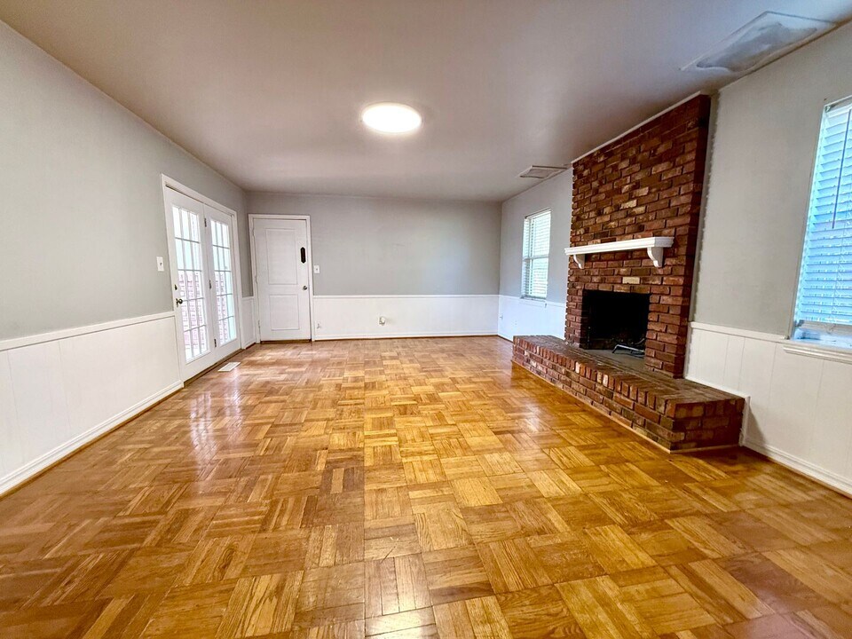 10117 Stoneham Ave in The Village, OK - Foto de edificio