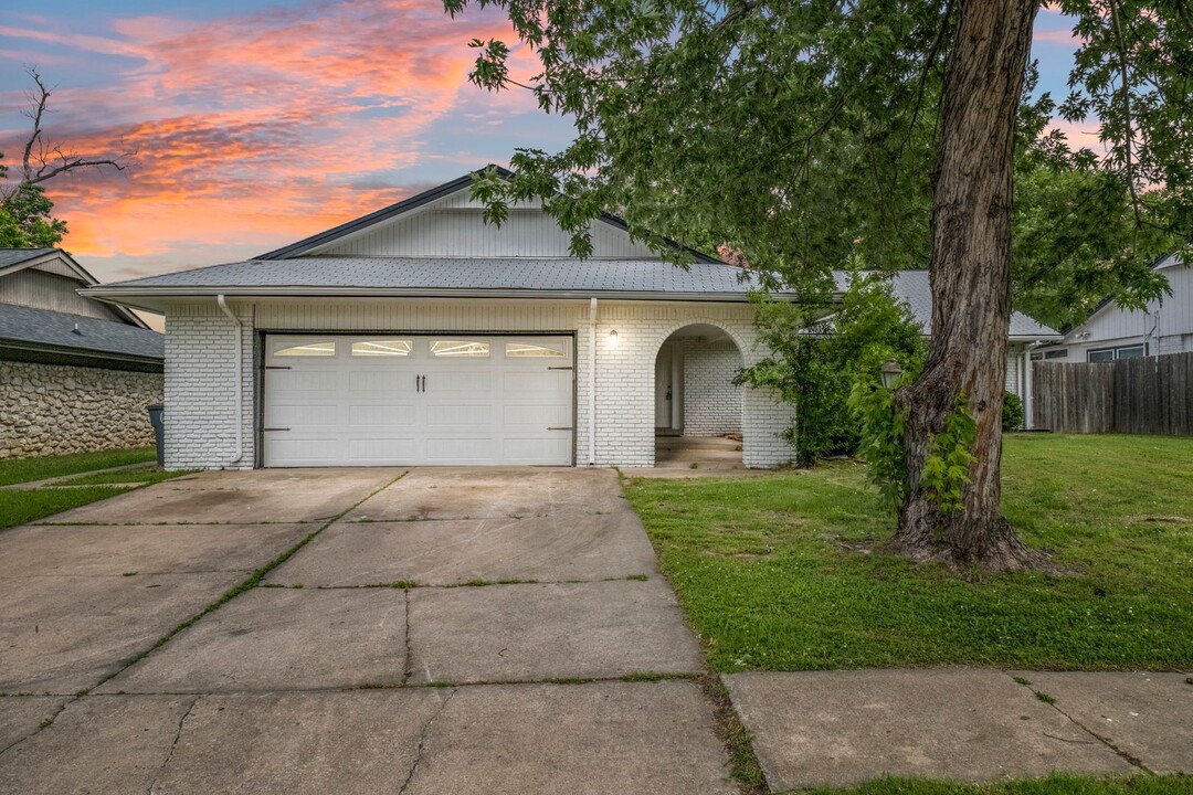 12337 E 39th St in Tulsa, OK - Building Photo