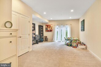 7905 Trailview Xing in Glen Burnie, MD - Building Photo - Building Photo