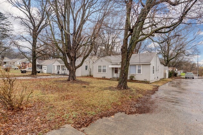 1413 S Roanoke Ave in Springfield, MO - Building Photo - Building Photo