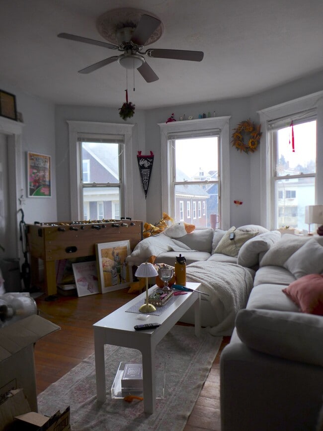 12 Cherokee St in Boston, MA - Foto de edificio - Building Photo