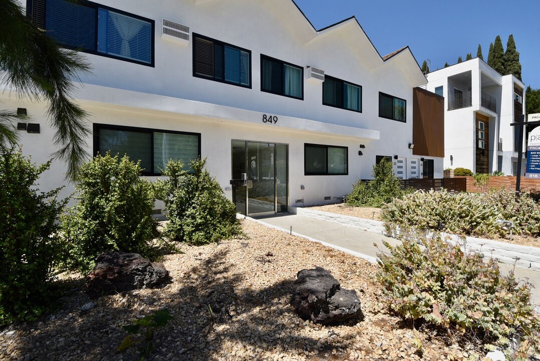 849 N McCadden Pl, Unit 04 in Los Angeles, CA - Foto de edificio