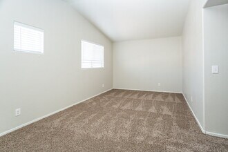 2331 Catskill Ct in North Las Vegas, NV - Foto de edificio - Building Photo