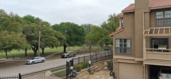 5200 Martel Ave in Dallas, TX - Building Photo