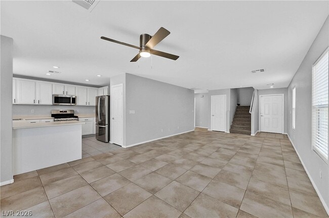 340 Silverado Pines Ave in Las Vegas, NV - Building Photo - Building Photo