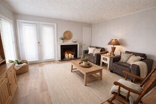 9801 Walnut St, Unit A101 in Dallas, TX - Building Photo