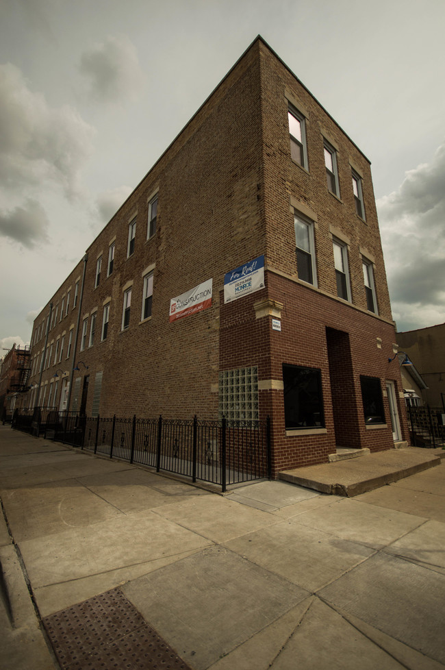 1758 W. 21st Pl. / 2115 S. Wood St. in Chicago, IL - Building Photo - Building Photo