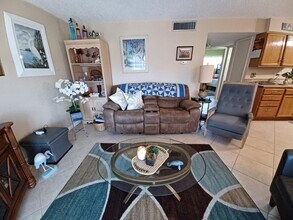 3150 N Atlantic Ave in Cocoa Beach, FL - Building Photo - Building Photo