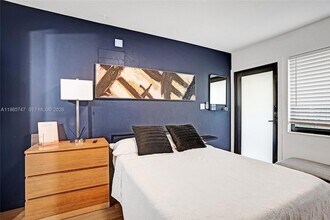 754 NE 40th St, Unit B in Oakland Park, FL - Foto de edificio - Building Photo