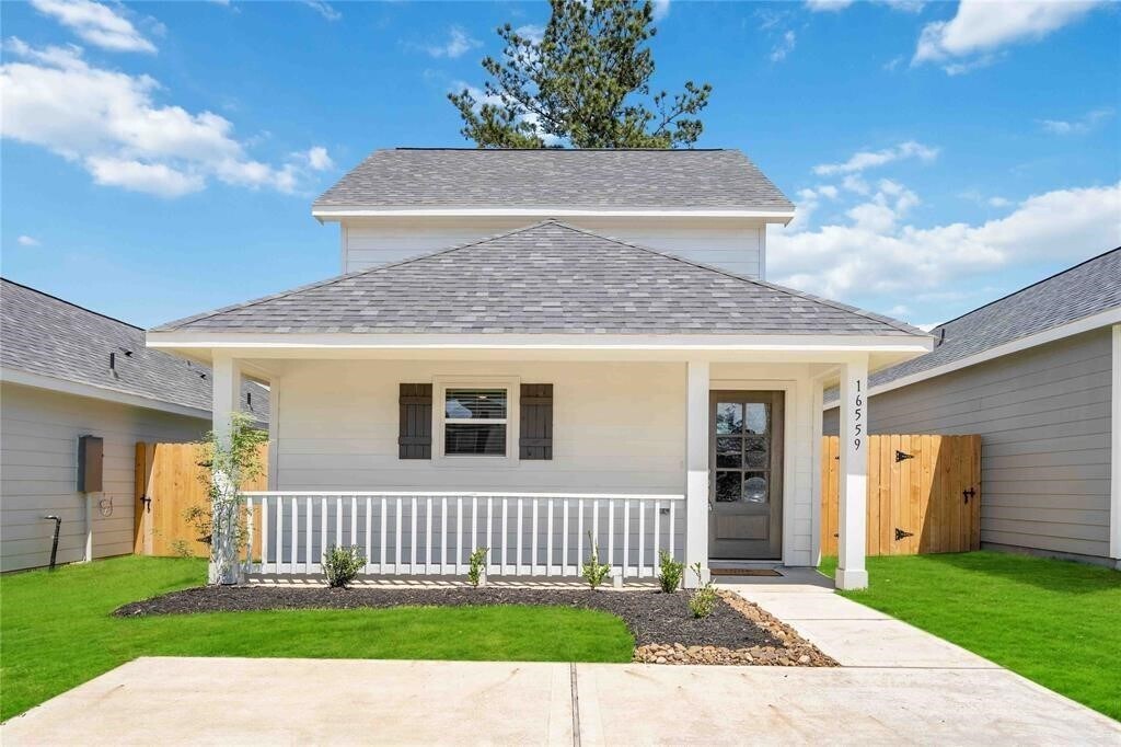 16559 Colleen Pl in Conroe, TX - Building Photo