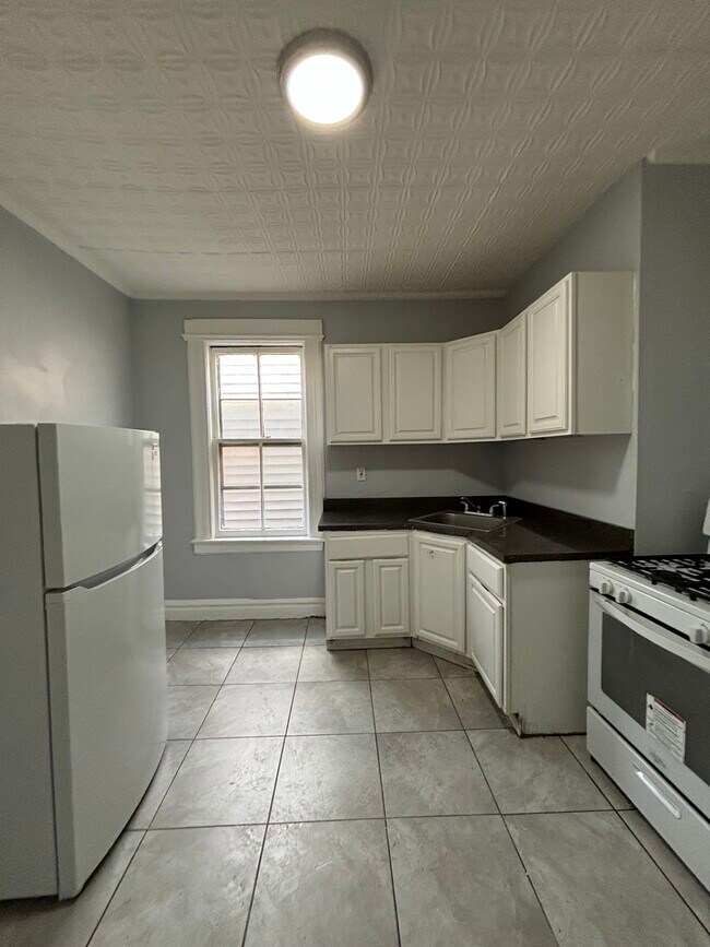 591 15th Ave in Newark, NJ - Building Photo - Building Photo