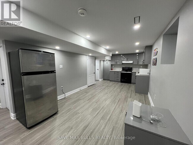 80 Abell Dr in Brampton, ON - Building Photo - Building Photo