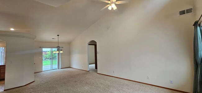 3016 W Versailles Dr in Coeur d'Alene, ID - Building Photo - Building Photo