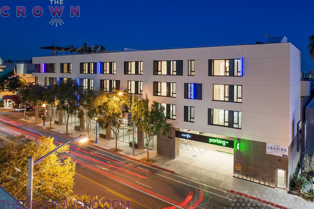 Crown Apartments in West Hollywood, CA - Foto de edificio