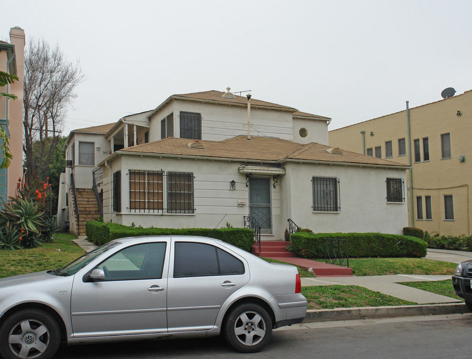 542 N Spaulding Ave in Los Angeles, CA - Building Photo