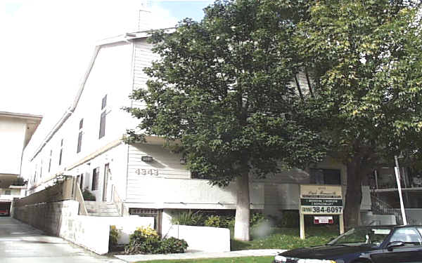 4341-4343 Mammoth Ave in Sherman Oaks, CA - Foto de edificio