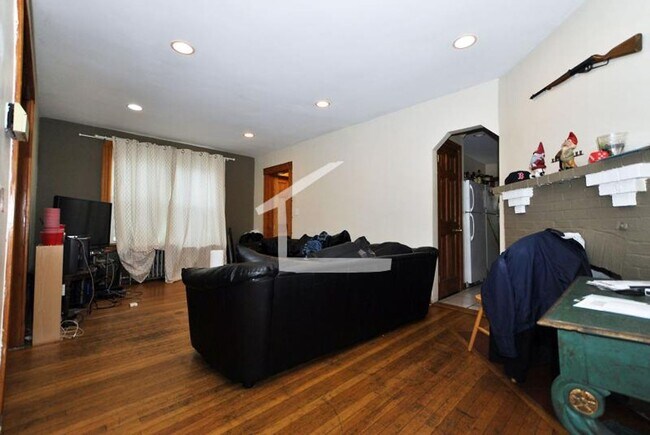 property at 31 S Crescent Circuit