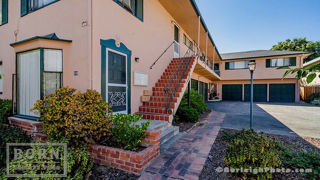 838 Roble Ave-Unit -4 in Menlo Park, CA - Foto de edificio - Building Photo